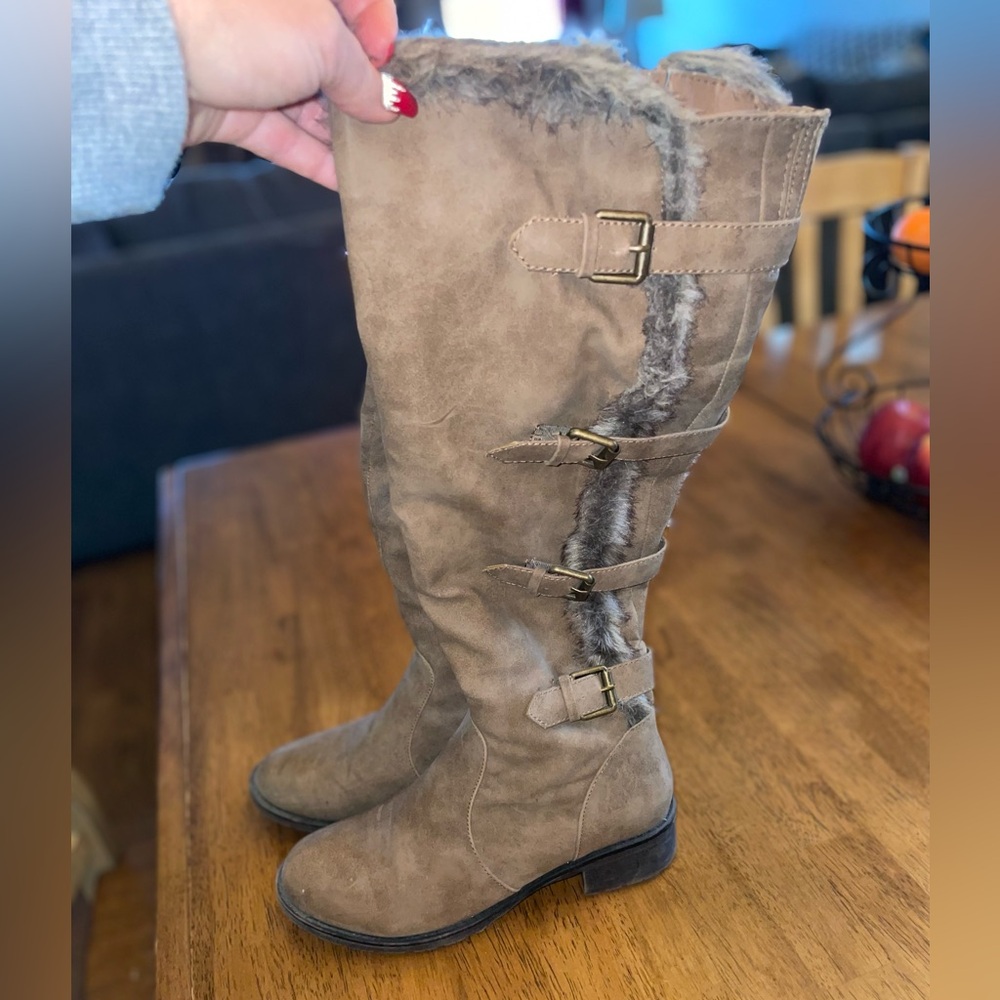 Brown boot